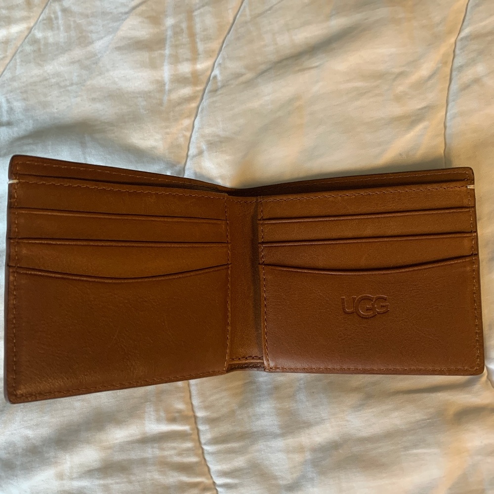 UGG Leather Bi-fold Wallet Slim